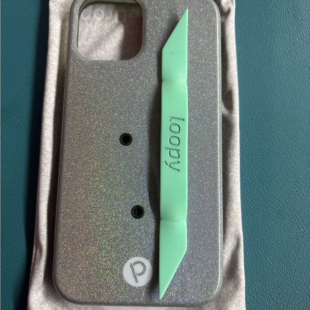 Loopy Case Holographic Silver with Mint Loop iPhone 12